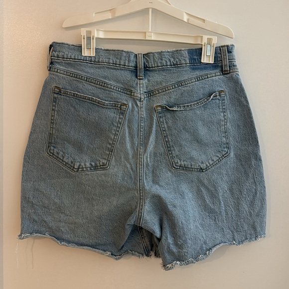 Abercrombie & Fitch The Dad 7” High Rise Shorts - Picture 3 of 3